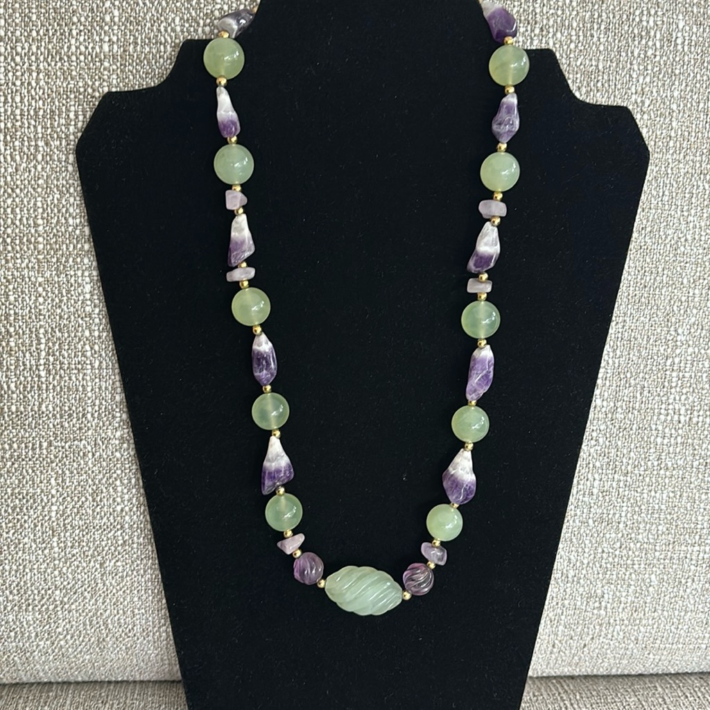 Vintage Oriental Jade & Amethyst Neckkace